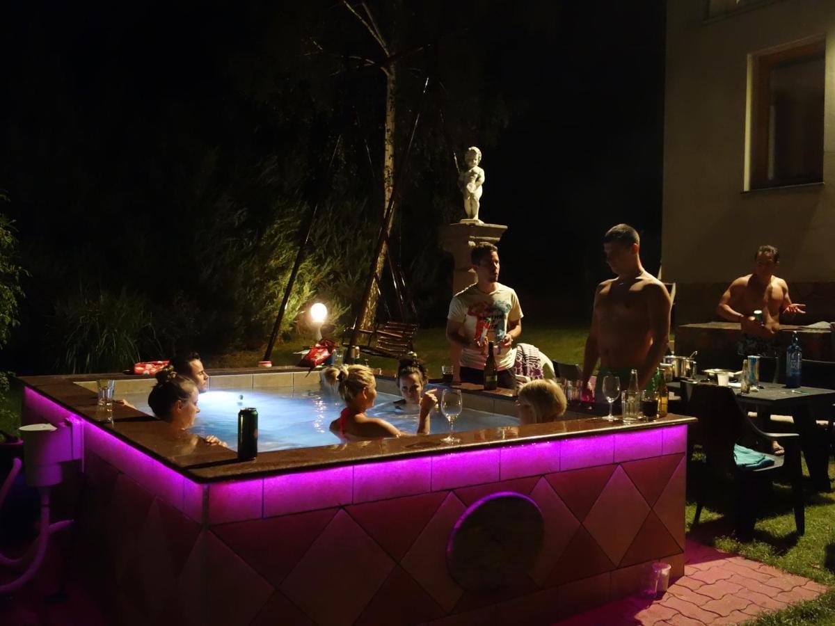 Pilisszentivan Pilis Hills View Deluxe House With Pool & Ac Near Bpヴィラ エクステリア 写真